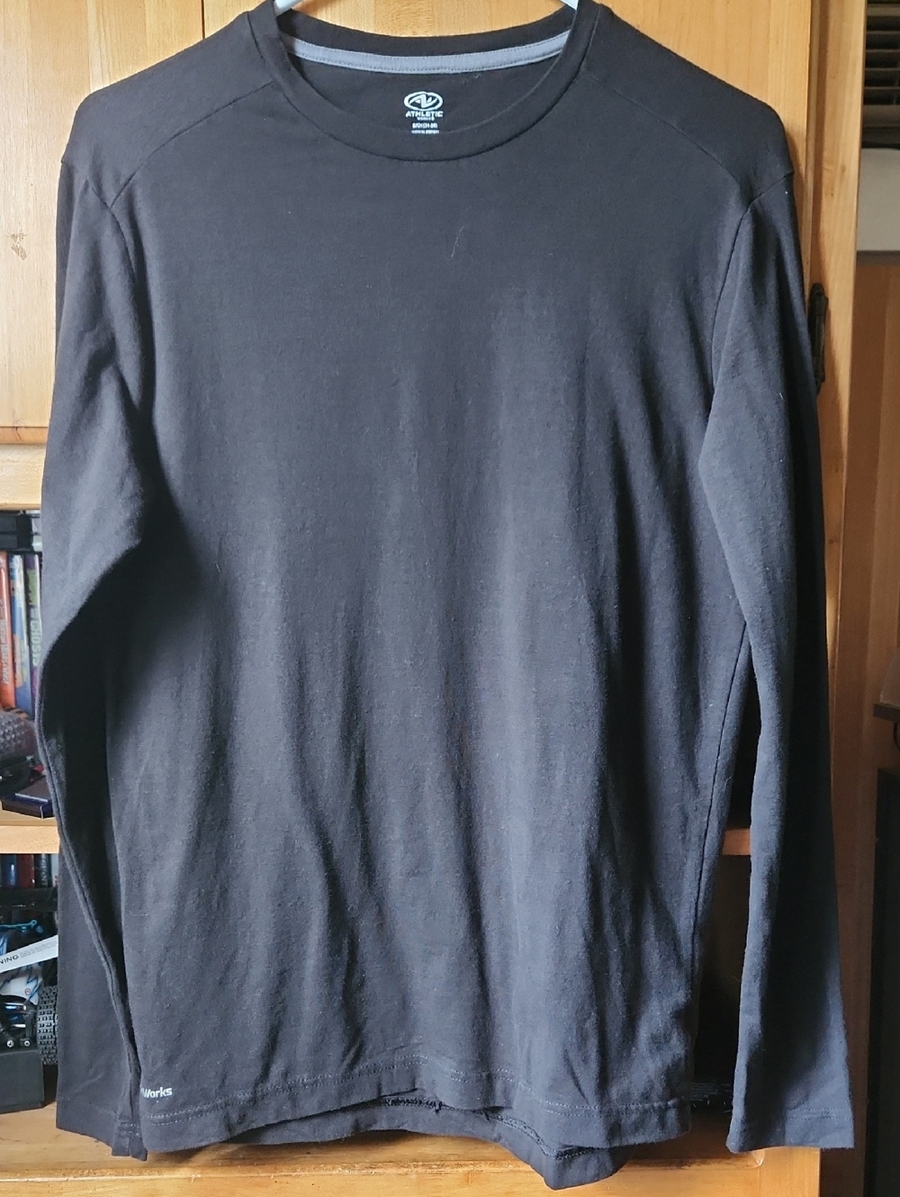Athletic Works Men's Long-Sleeve Crewneck Tee in Black. Sz S
